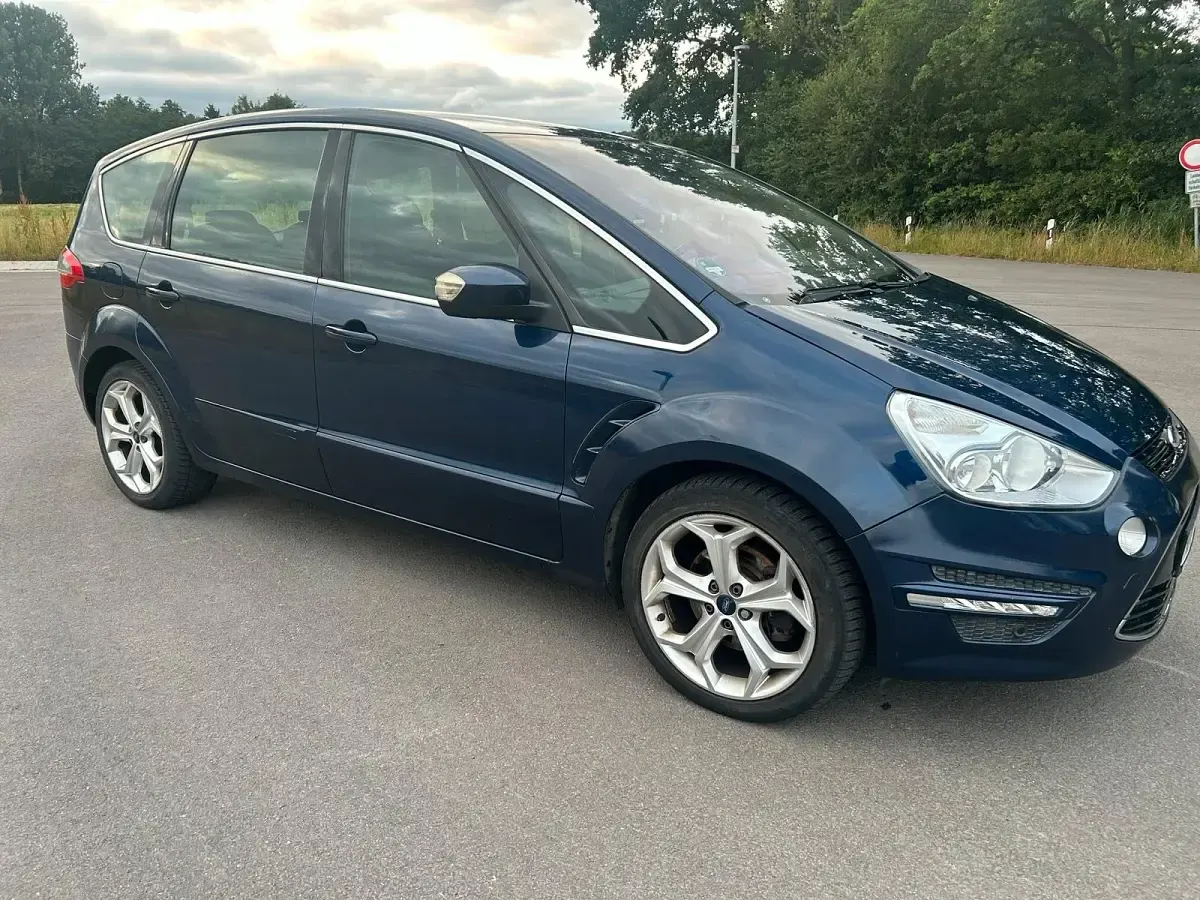 Gebraucht Ford S-MAX Titanium 163 PS (119 kW) 2010 Blau Van / Kleinbus