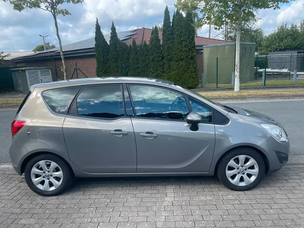 Gebraucht Opel Meriva 120 PS (88 kW) 2010 Braun Van / Kleinbus