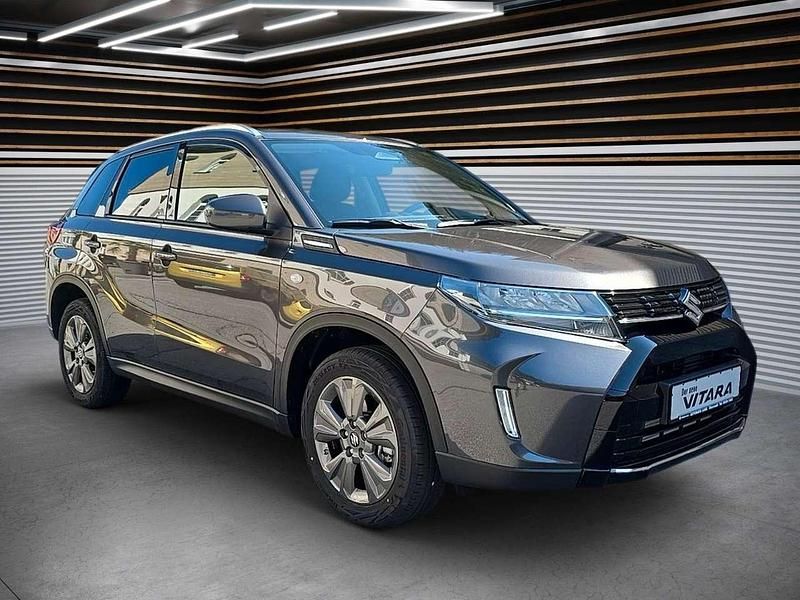 Neu Suzuki Vitara Comfort 109 PS (80 kW) 2025 Silber SUV