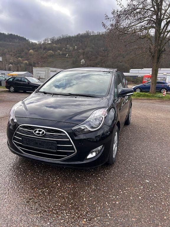 Gebraucht Hyundai i20 90 PS (66 kW) 2016 Schwarz SUV