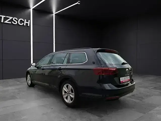 Gebraucht VW Passat Business 240 PS (176 kW) 2022 Deep black perleffekt Kombi