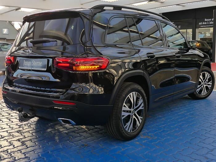Gebraucht Mercedes GLB180 Progressive 136 PS (100 kW) 2025 Metalliclack kosmosschwarz SUV