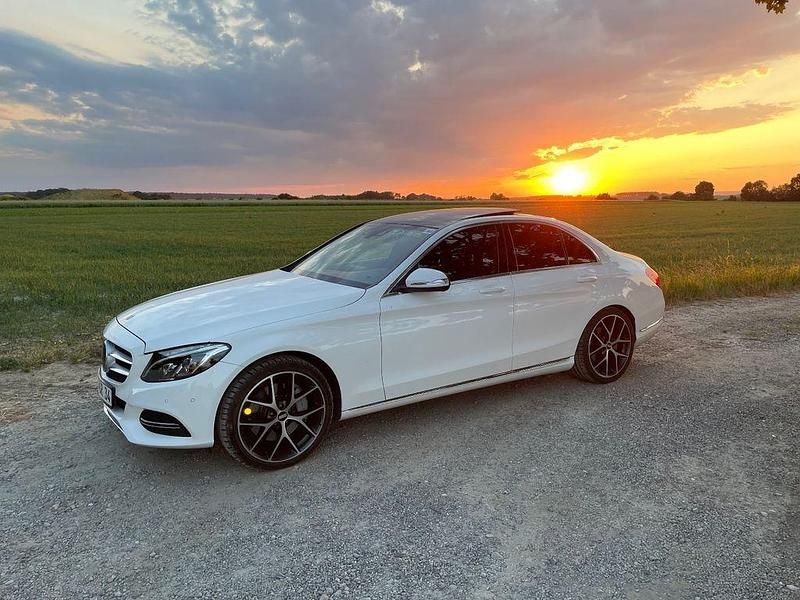 Weiß Gebraucht 2015 Mercedes C400 Avantgarde Limousine | 22.999 € (Guter Preis) - Bild 1/4