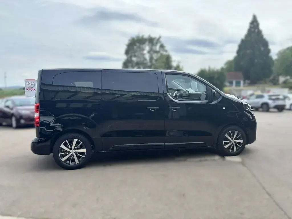 Gebraucht Toyota Proace Verso 179 PS (131 kW) 2026 Schwarz Kombi