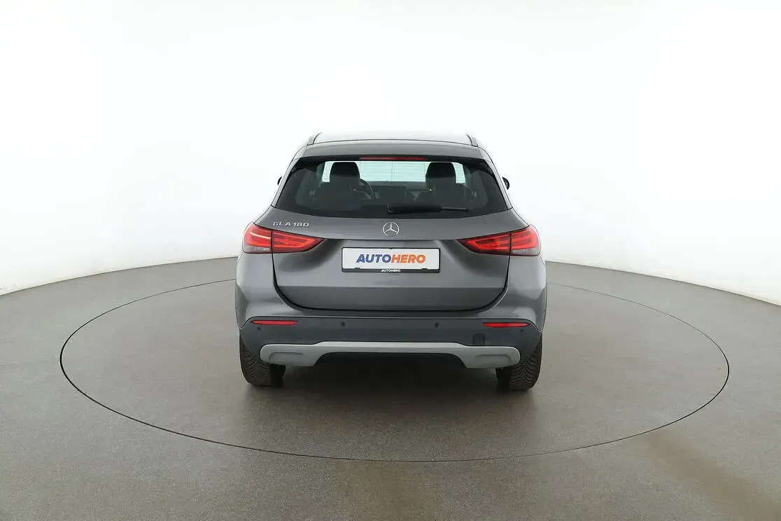 Gebraucht Mercedes GLA180 2021 Grau SUV