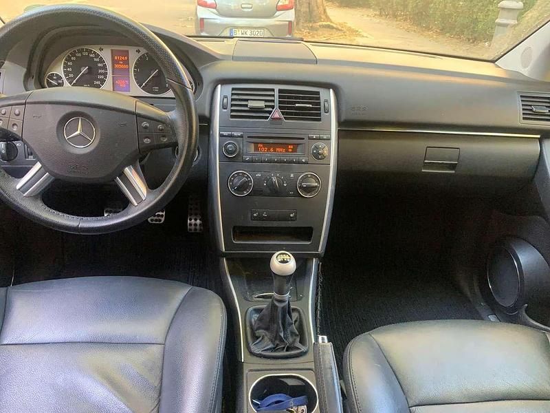 Gebraucht Mercedes B200 140 PS (102 kW) 2008 Kosmosschwarz  metalliclack Van / Kleinbus
