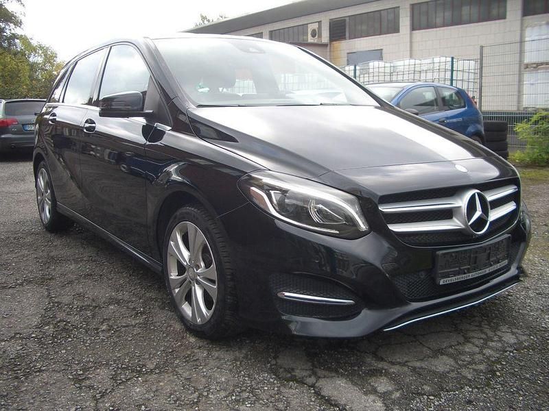 Gebraucht Mercedes B180 109 PS (80 kW) 2016 Schwarz Van / Kleinbus