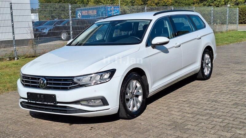 Weiß Gebraucht 2021 VW Passat Business Kombi | 16.250 € (Fairer Preis) - Bild 1/4