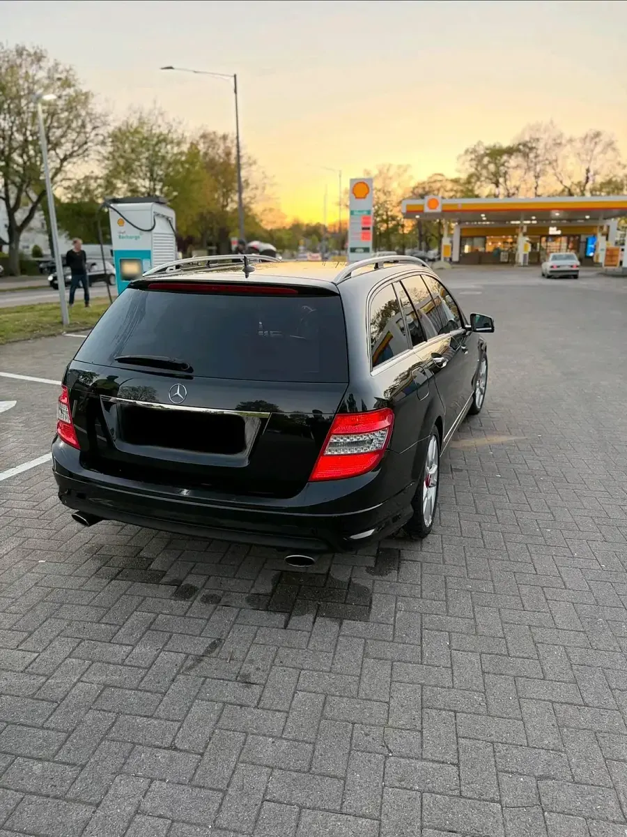 Gebraucht Mercedes C350 231 PS (169 kW) 2010 Schwarz Kombi