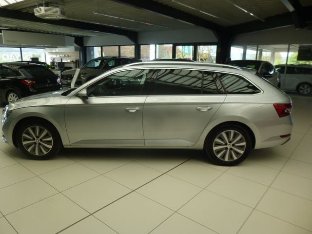 Gebraucht Skoda Superb Style 156 PS (114 kW) 2022 Silber Kombi
