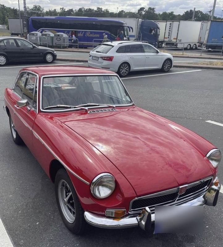 Rot Gebraucht 1972 MG B Coupé | 14.990 € - Bild 1/4