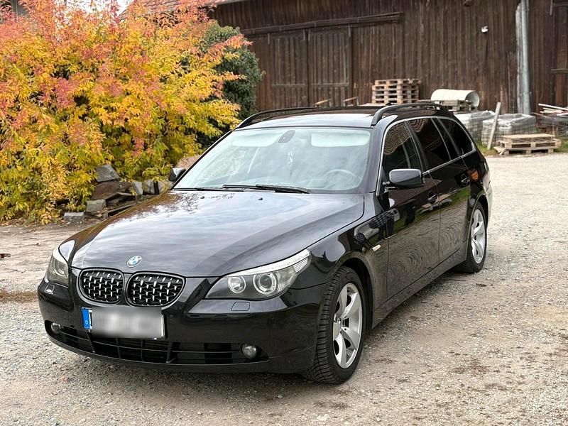 Schwarz Gebraucht 2007 BMW 530 Kombi | 3.890 € (Superpreis) - Bild 1/4
