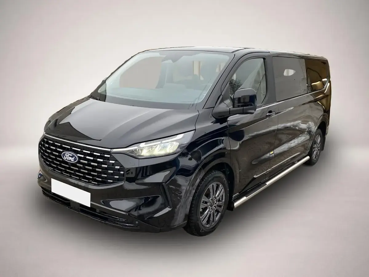 Gebraucht Ford Tourneo Custom Titanium 170 PS (125 kW) 2025 Manufacturer Van