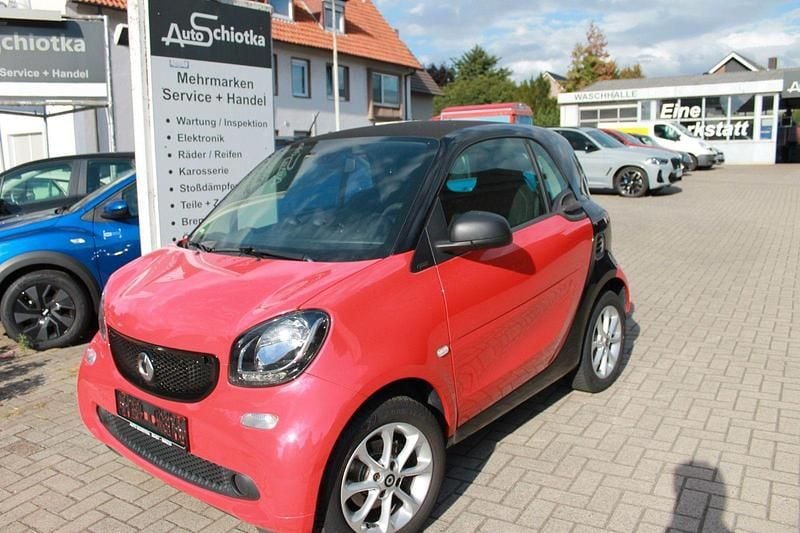 Rot Gebraucht 2018 Smart ForTwo Coupé Passion Coupé | 7.599 € (Guter Preis) - Bild 1/4