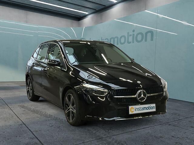 Gebraucht Mercedes B200 163 PS (119 kW) 2024 Schwarz Van / Kleinbus