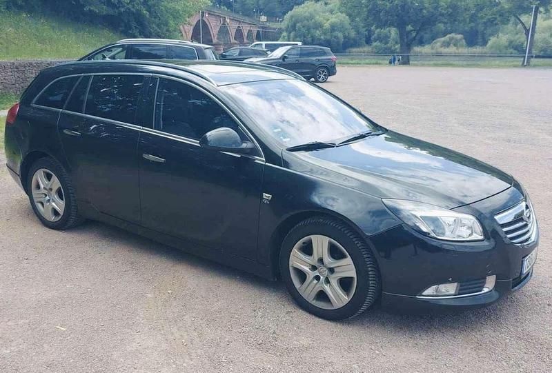Gebraucht Opel Insignia Edition 160 PS (117 kW) 2010 Schwarz Kombi