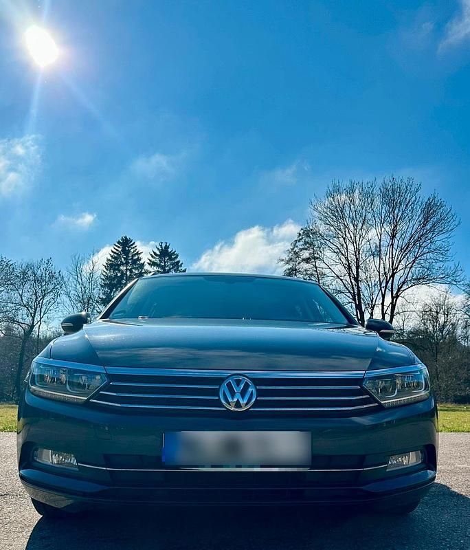 Gebraucht VW Passat Comfortline 149 PS (109 kW) 2018 Grau Kombi
