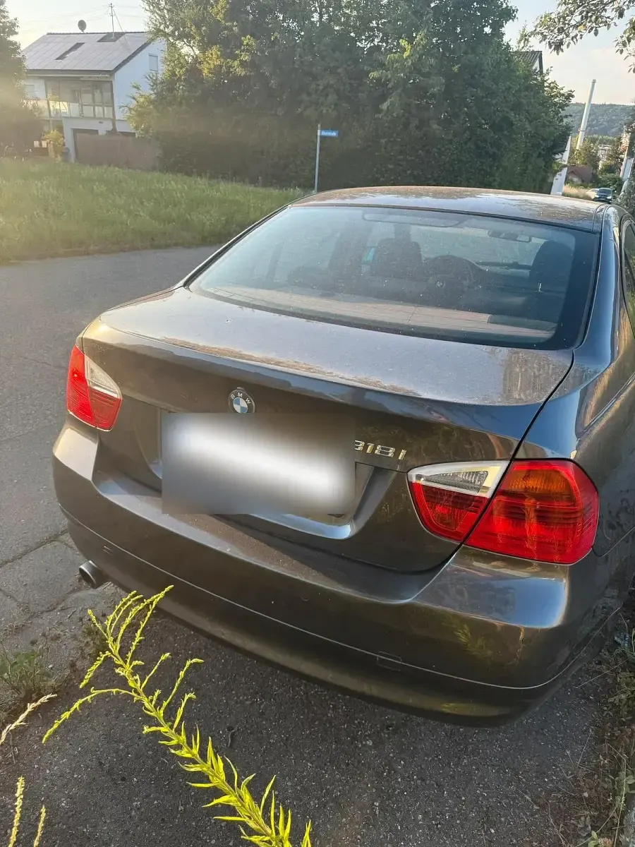 Gebraucht BMW 318 129 PS (94 kW) 2006 Grau Limousine