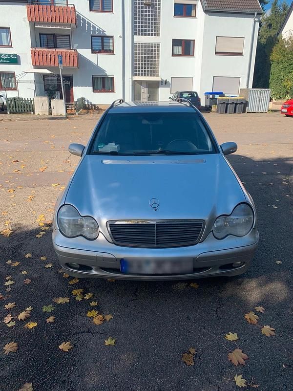 Silber Gebraucht 2001 Mercedes C180 Kombi | 2.499 € - Bild 1/4