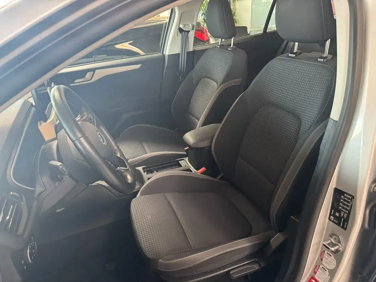 Gebraucht Ford Focus Cool & Connect 120 PS (88 kW) 2019 Silber Kombi