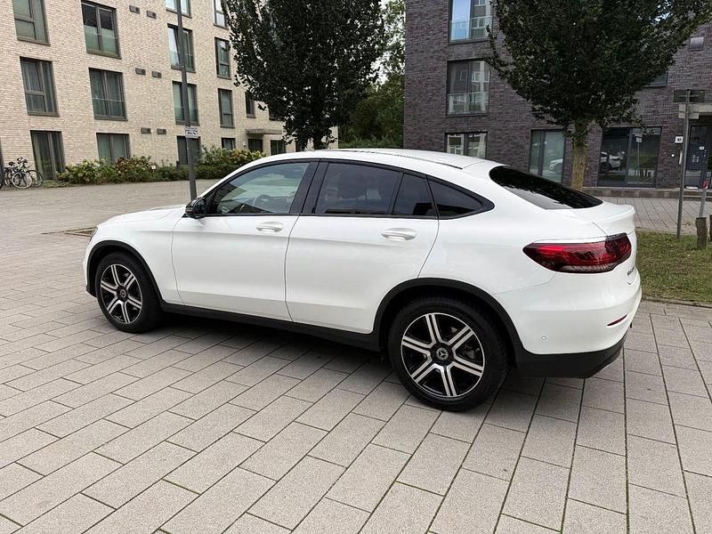 Weiß Gebraucht 2021 Mercedes GLC200 SUV | 37.600 € (Guter Preis) - Bild 1/4