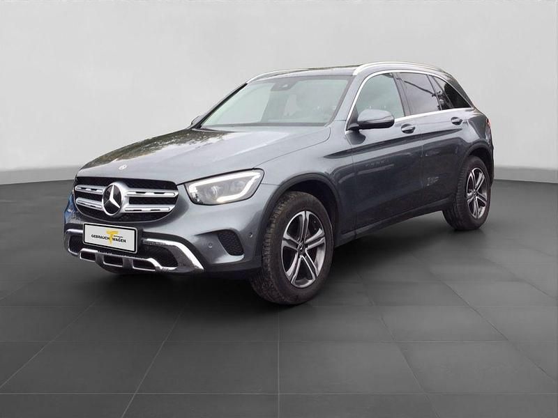 Grau Gebraucht 2021 Mercedes GLC220 SUV | 38.480 € (Fairer Preis) - Bild 1/4