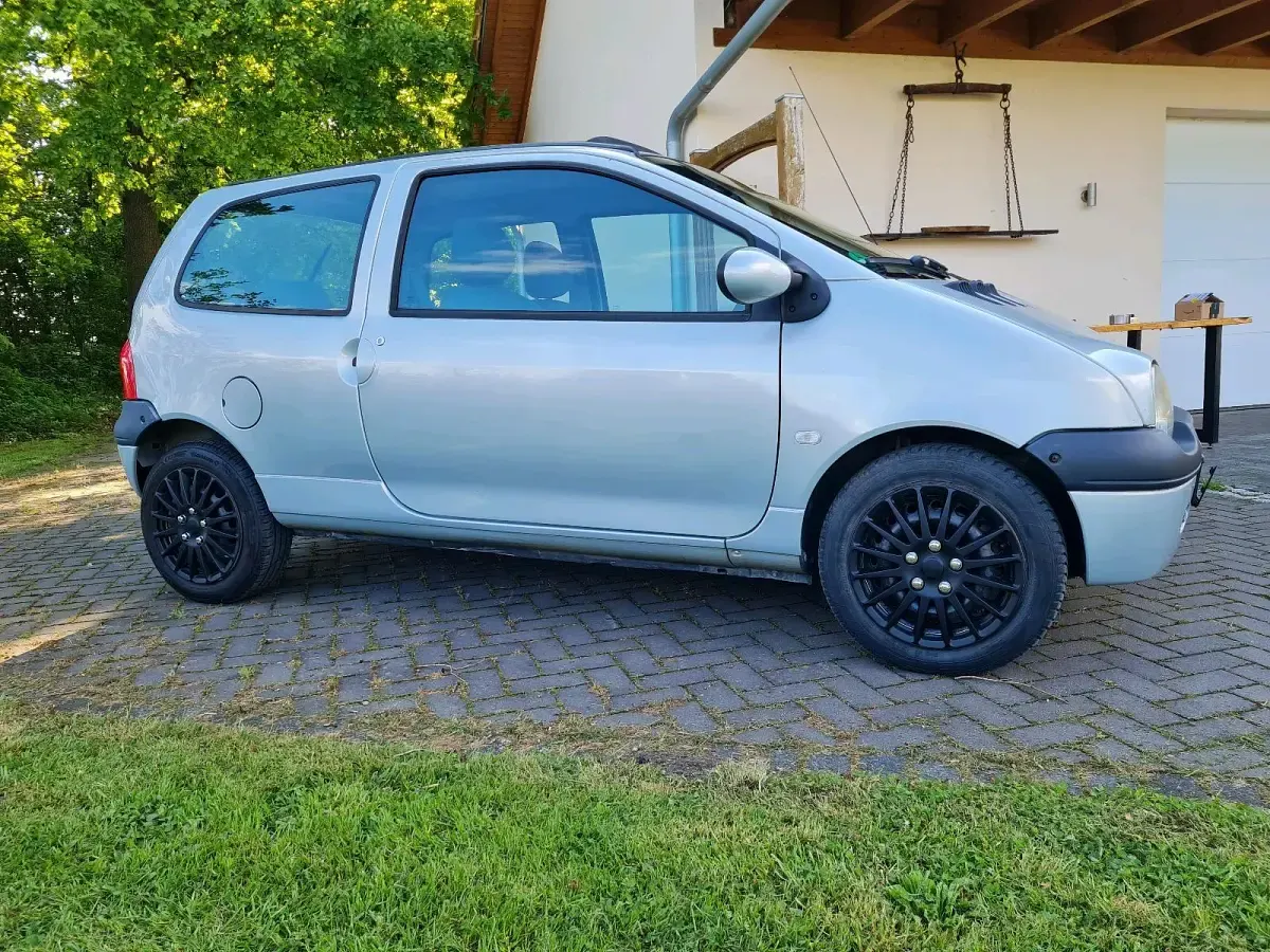 Gebraucht Renault Twingo 58 PS (42 kW) 2003 Silber Kleinwagen