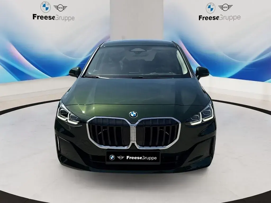 Gebraucht BMW 218 Performance 150 PS (110 kW) 2025 Grün Van / Kleinbus