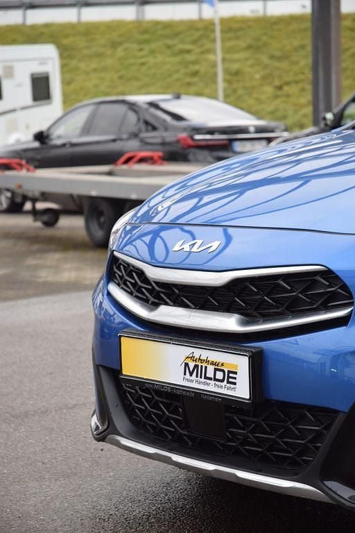 Neu Kia XCeed 150 PS (110 kW) 2025 Blau SUV