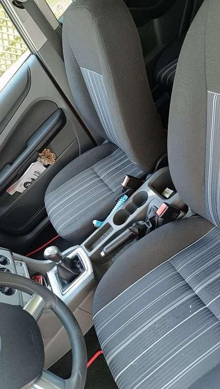 Gebraucht Ford Focus Style 116 PS (85 kW) 2008 Rot Kombi