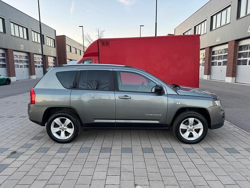 Gebraucht Jeep Compass 160 PS (117 kW) 2013 Grau SUV