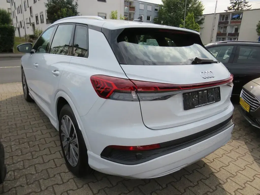 Gebraucht Audi Q4 e-tron S-Line 219 kW (299 PS) 2022 Weiss SUV