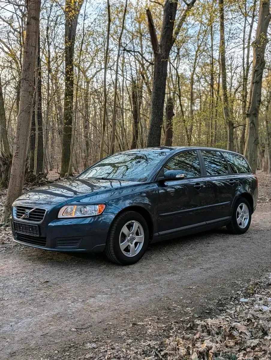 Gebraucht Volvo V50 125 PS (91 kW) 2009 Blau Kombi