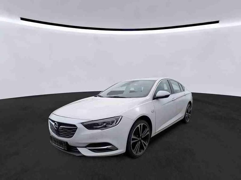 Weiß Gebraucht 2019 Opel Insignia Business Innovation Limousine | 9.990 € (Guter Preis) - Bild 1/4