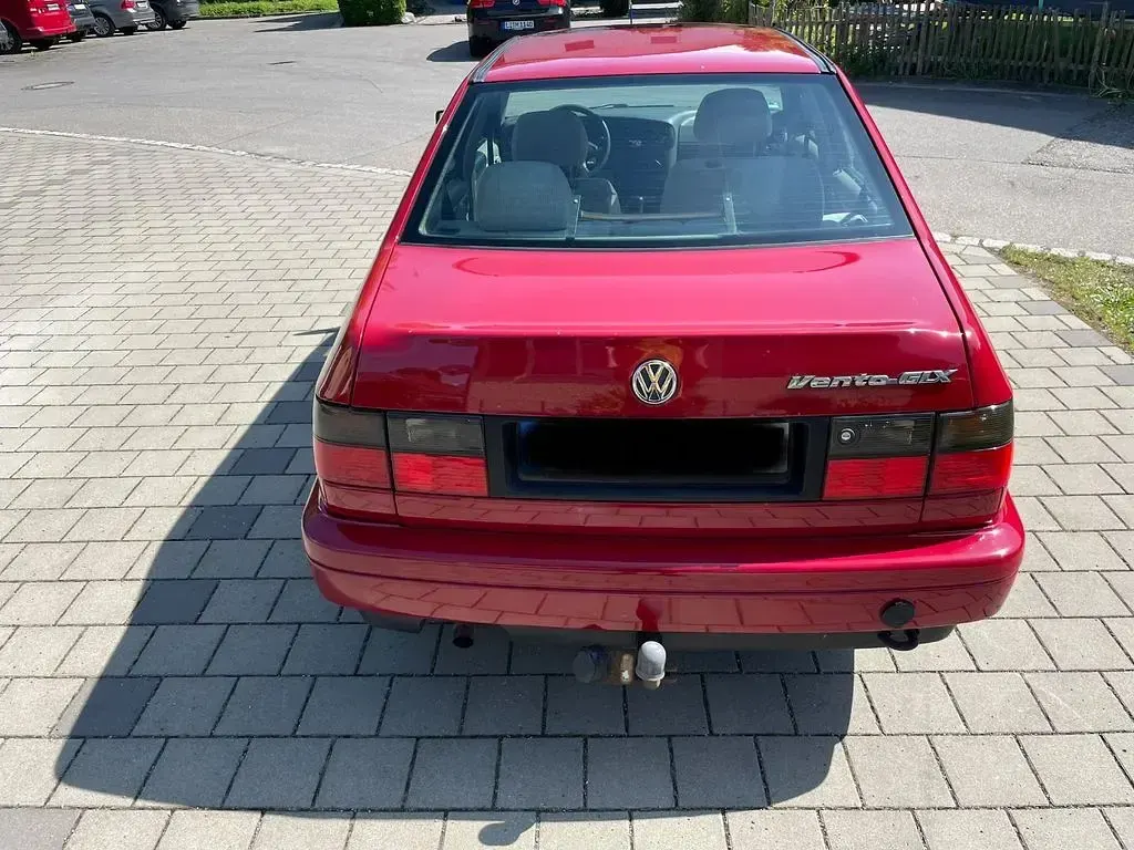 Gebraucht VW Vento 90 PS (66 kW) 1996 Rot Limousine