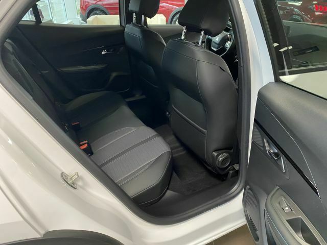 Gebraucht Peugeot 2008 Allure 131 PS (96 kW) 2021 Weiß SUV