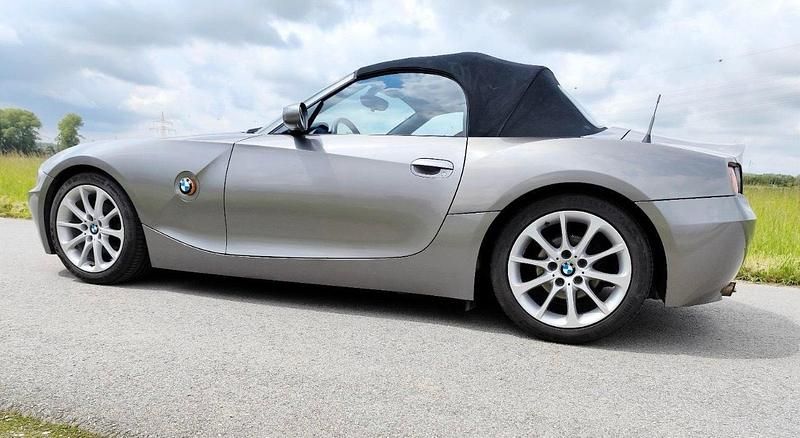Gebraucht BMW Z4 170 PS (125 kW) 2004 Grau Cabrio