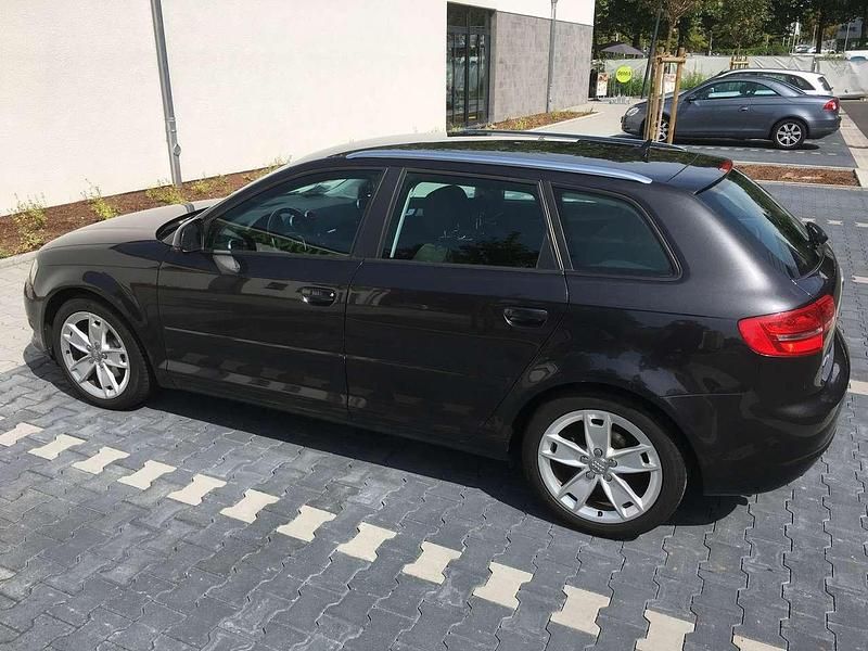 Gebraucht Audi A3 Ambition 125 PS (91 kW) 2010 Grau Kleinwagen