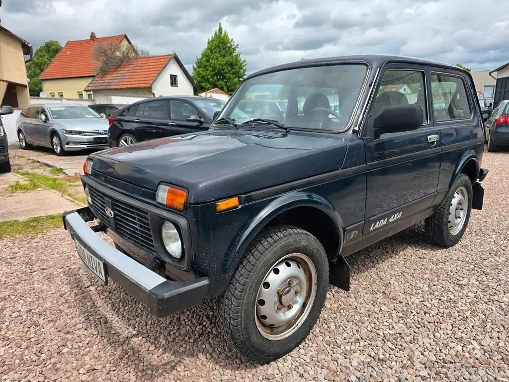 Gebraucht Lada niva 83 PS (61 kW) 2013 Grün SUV