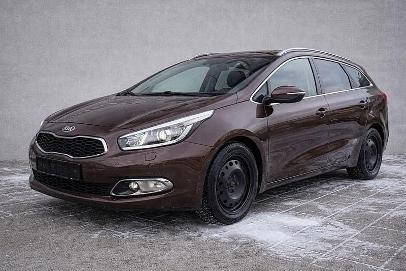 Braun Gebraucht 2014 Kia Ceed Sportswagon Spirit Kombi | 5.490 € (Superpreis) - Bild 1/4
