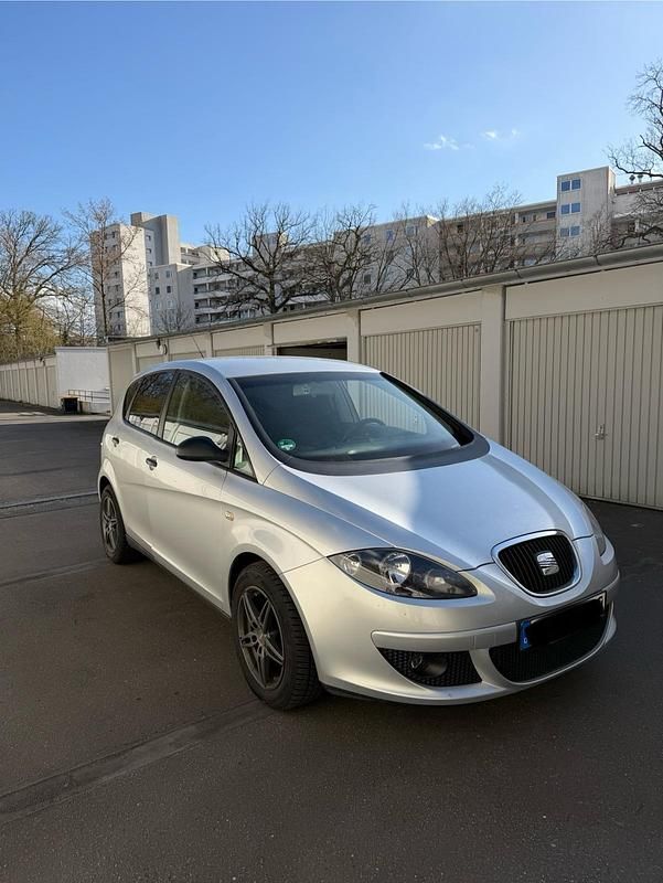 Gebraucht Seat Altea 121 PS (88 kW) 2004 Silber Van / Kleinbus