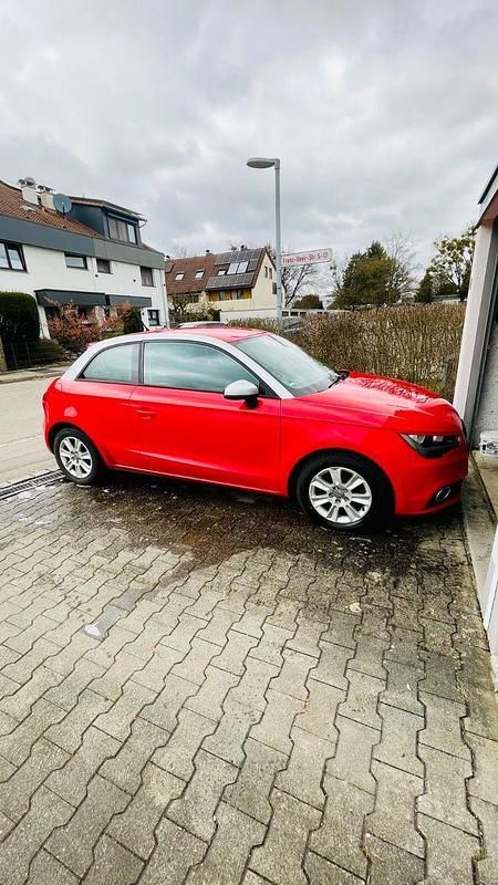Gebraucht Audi A1 Attraction 122 PS (89 kW) 2010 Rot Kleinwagen