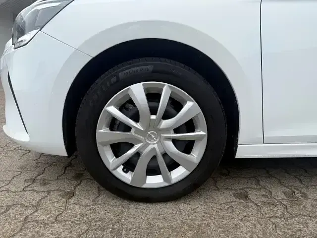 Gebraucht Opel Corsa-e Edition 100 kW (136 PS) 2022 Jade weiss/arktis weiss Kleinwagen