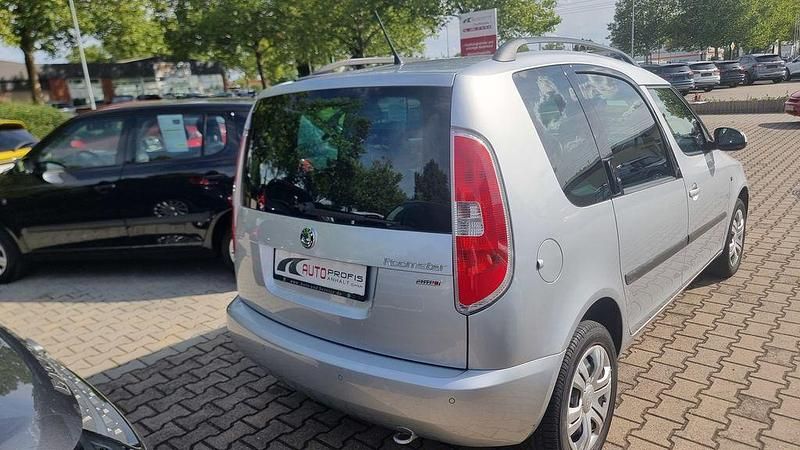 Gebraucht Skoda Roomster Plus Edition 69 PS (50 kW) 2013 Silber Van / Kleinbus