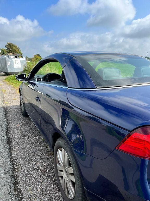 Gebraucht VW Eos 122 PS (89 kW) 2010 Blau Cabrio
