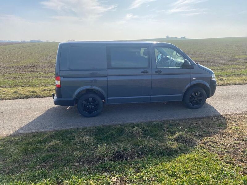 Grau Gebraucht 2013 VW T5 Van | 13.750 € (Etwas zu teuer) - Bild 1/4