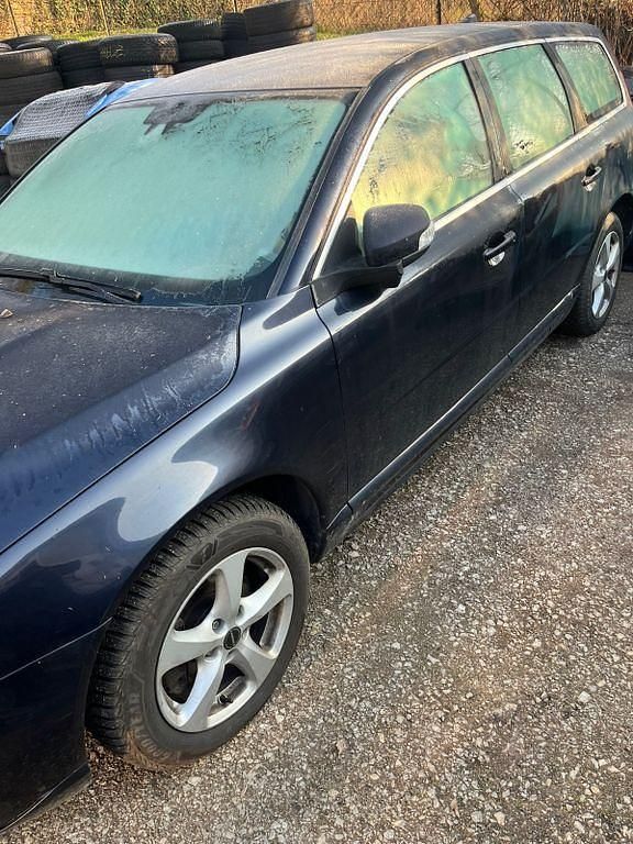 Gebraucht Volvo V70 179 PS (131 kW) 2011 Blau Kombi