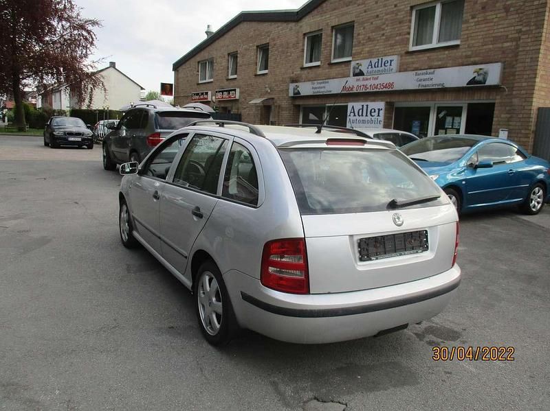 Gebraucht Skoda Fabia Elegance 101 PS (74 kW) 2001 Diamantsilber metallic Kleinwagen