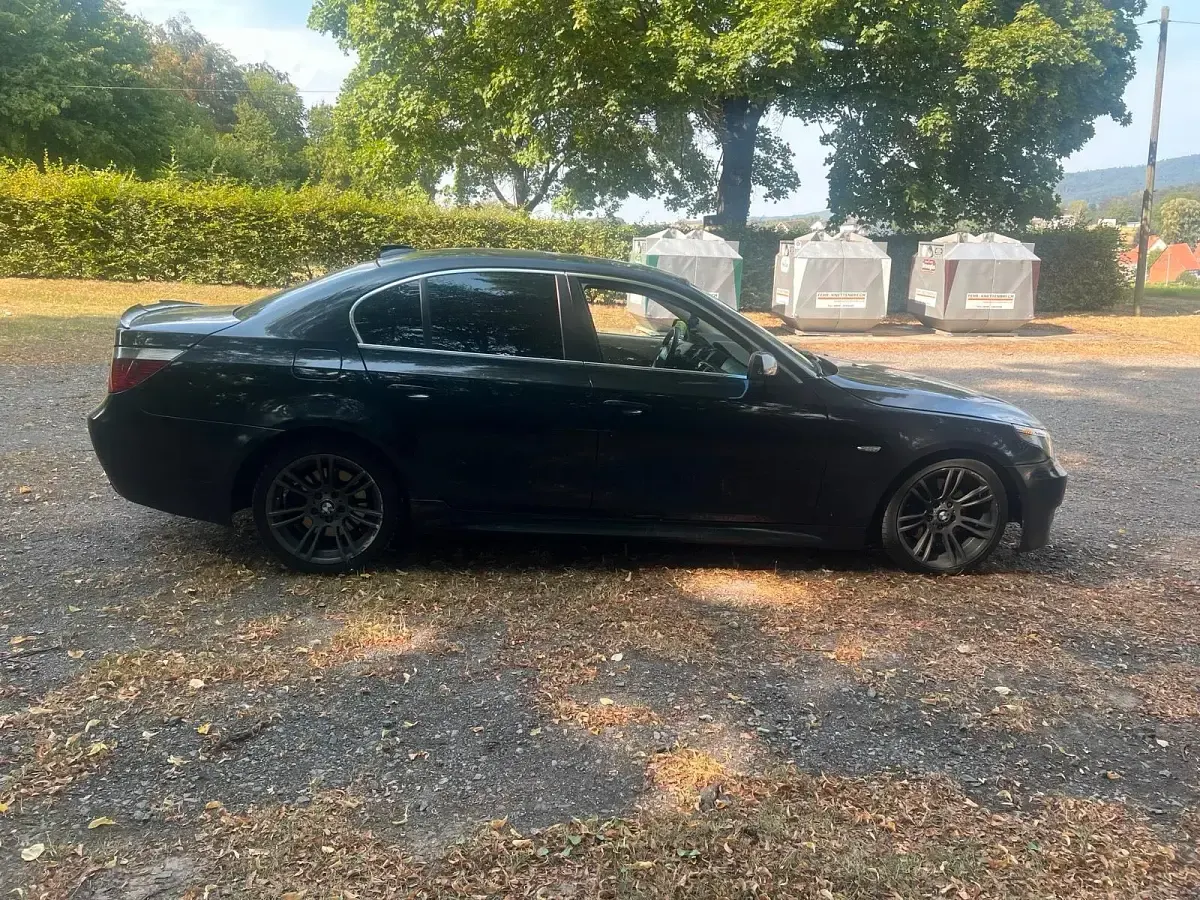 Gebraucht BMW 530 M Sport 218 PS (160 kW) 2005 Schwarz Limousine