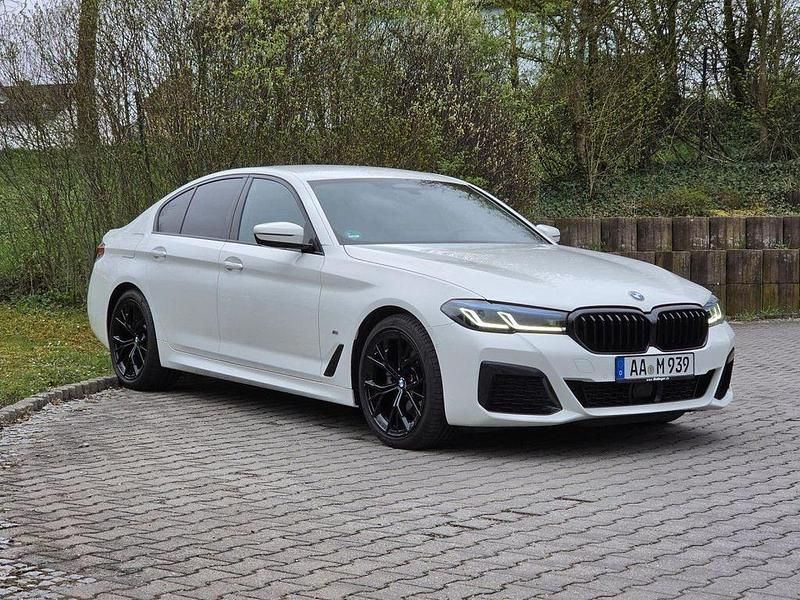 Gebraucht BMW 520 Sport Line 190 PS (139 kW) 2022 Alpinweiß Limousine